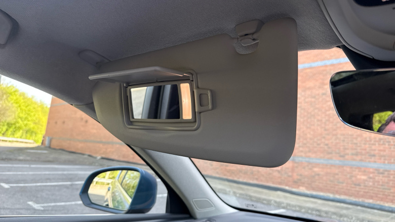 Volvo XC40 2.0 B3P Ultra Dark 5dr Auto Petrol Estate